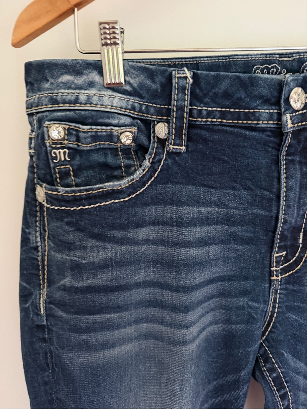 Miss Me Embellished Feather Pocket Cropped Bootcut Jeans 31 - Picture 4 of 12